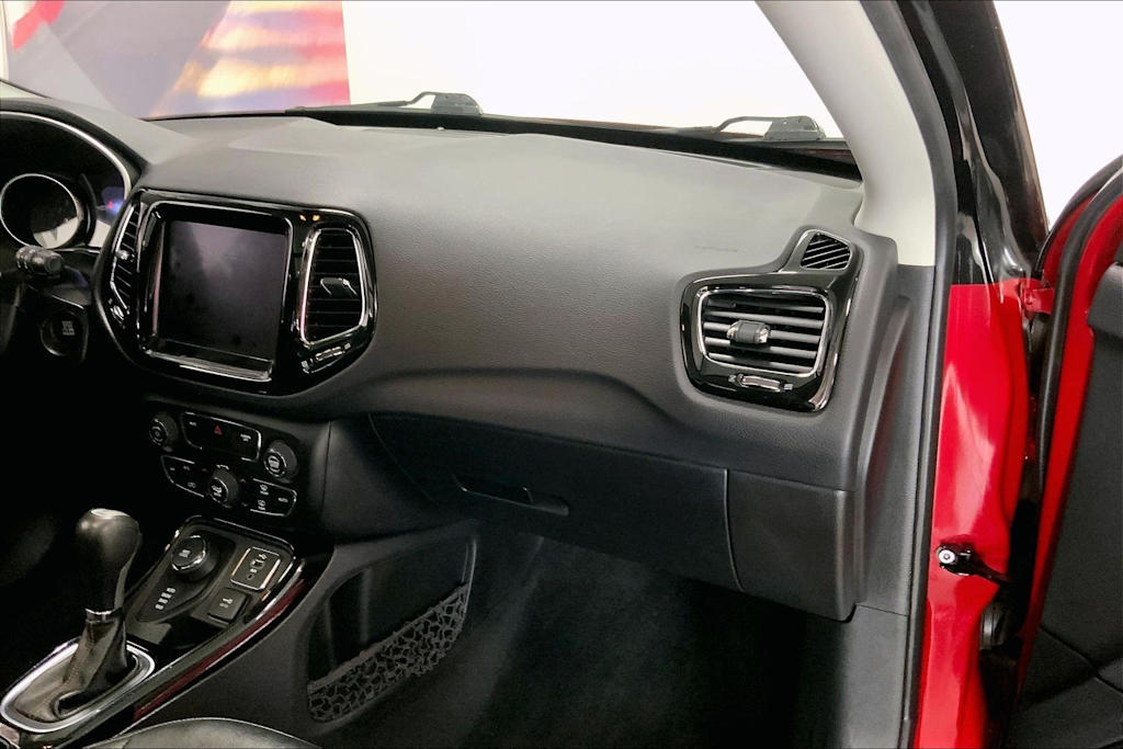 Thumbnail: 2019 Jeep Compass - 14