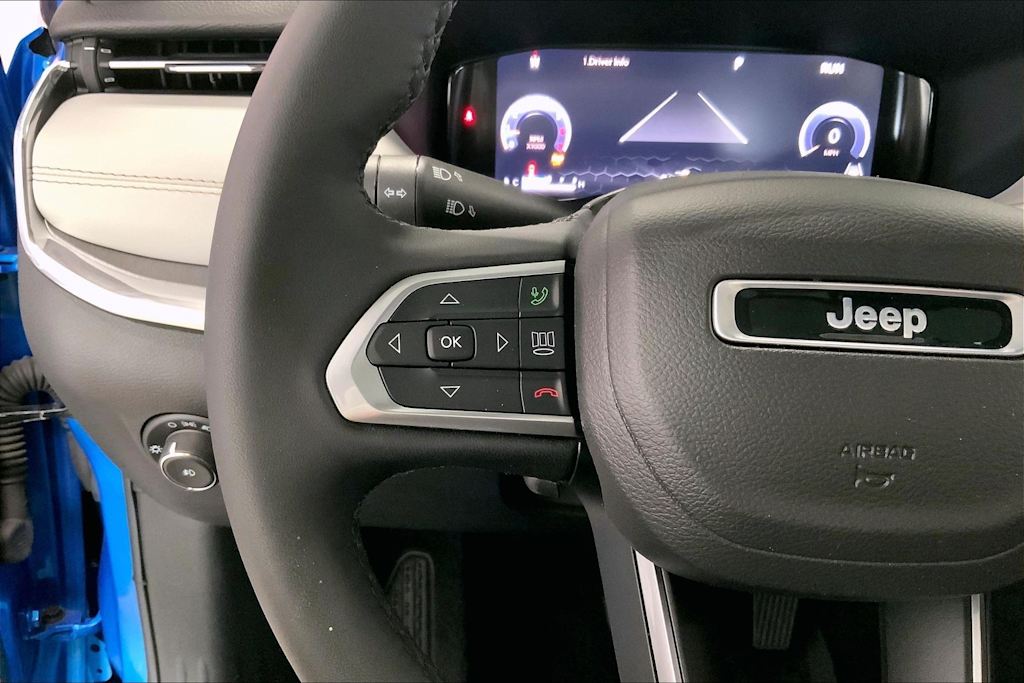 Thumbnail: 2023 Jeep Compass - 22