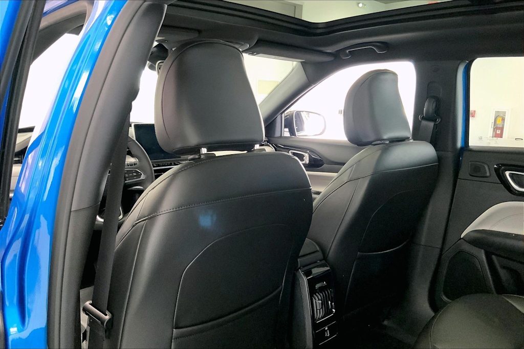 Thumbnail: 2023 Jeep Compass - 12