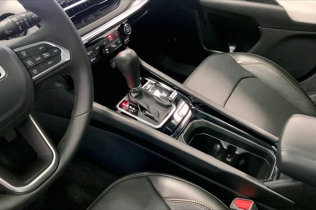 Thumbnail: 2023 Jeep Compass - 16