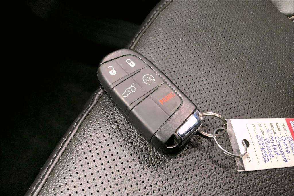 Thumbnail: 2023 Jeep Compass - 18