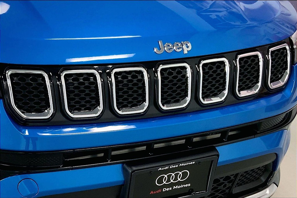 Thumbnail: 2023 Jeep Compass - 30