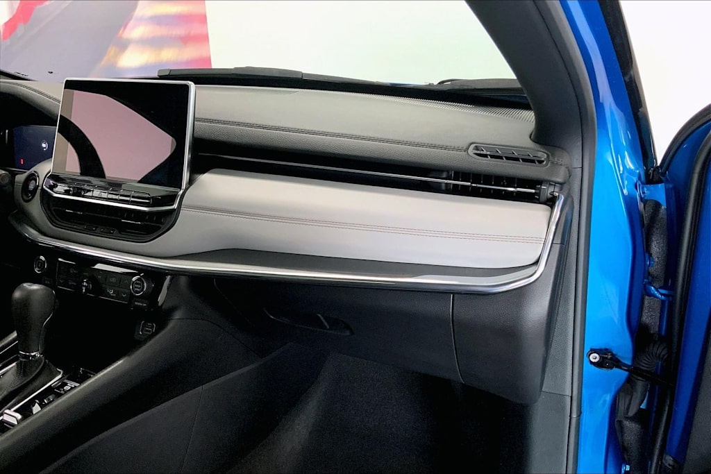 Thumbnail: 2023 Jeep Compass - 21