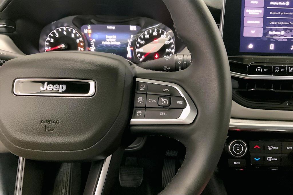 Thumbnail: 2023 Jeep Compass - 6