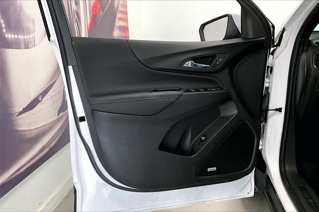 Thumbnail: 2023 Chevrolet Equinox - 25