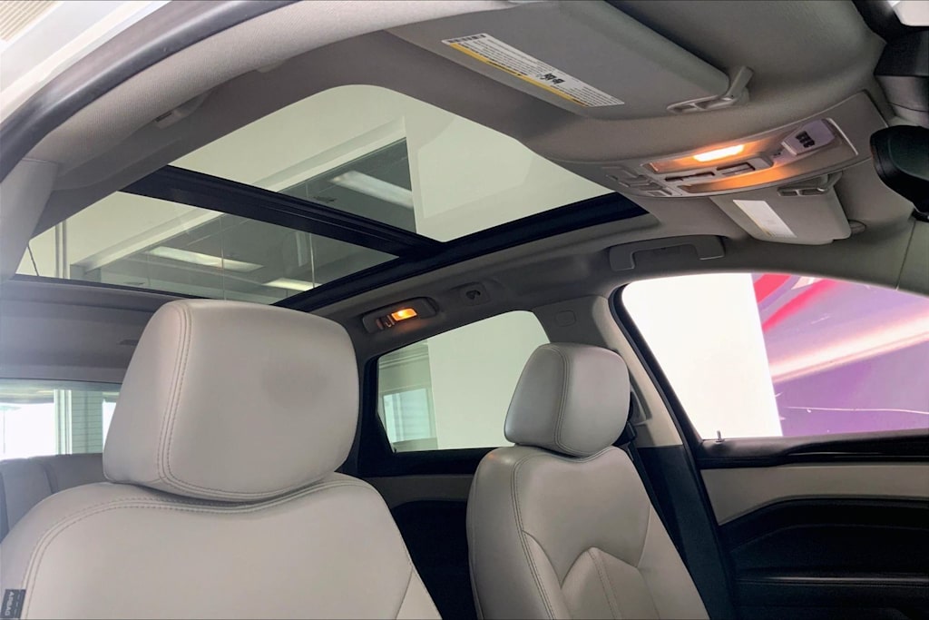 Thumbnail: 2016 Cadillac SRX - 28