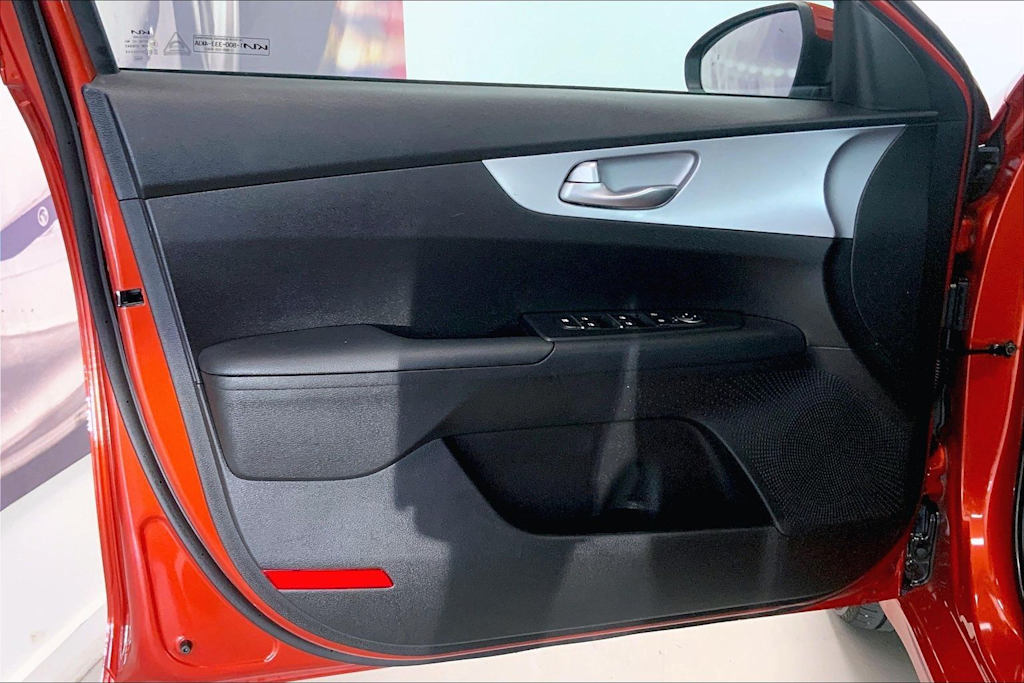 Thumbnail: 2023 Kia Forte - 23