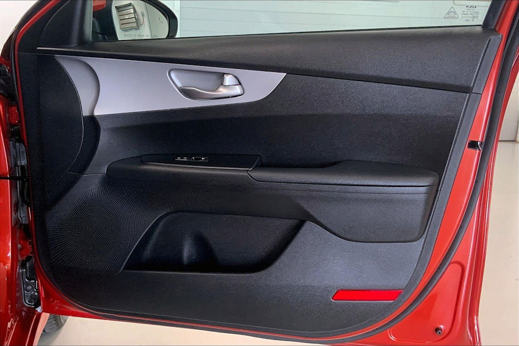Thumbnail: 2023 Kia Forte - 24