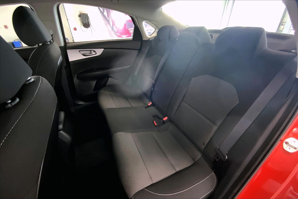 Thumbnail: 2023 Kia Forte - 25