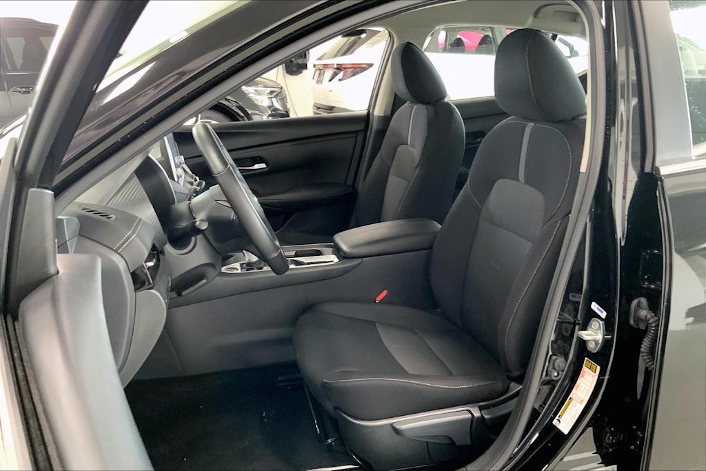 Thumbnail: 2024 Nissan Sentra - 10