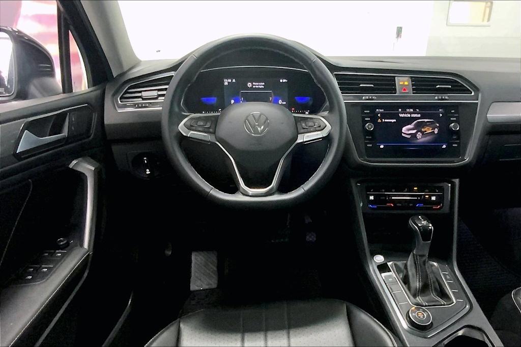 Thumbnail: 2022 Volkswagen Tiguan - 11