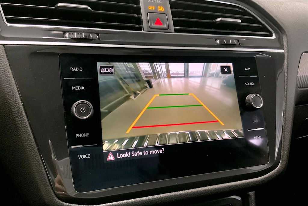 Thumbnail: 2022 Volkswagen Tiguan - 13