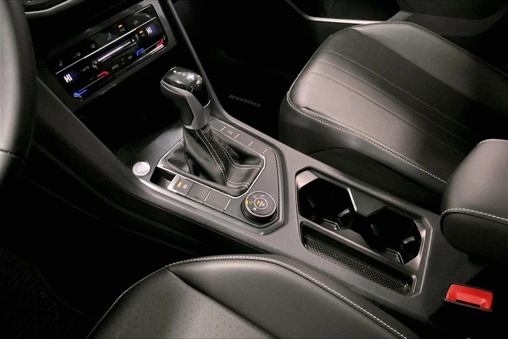 Thumbnail: 2022 Volkswagen Tiguan - 14