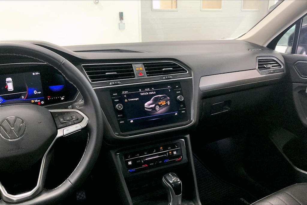 Thumbnail: 2022 Volkswagen Tiguan - 12