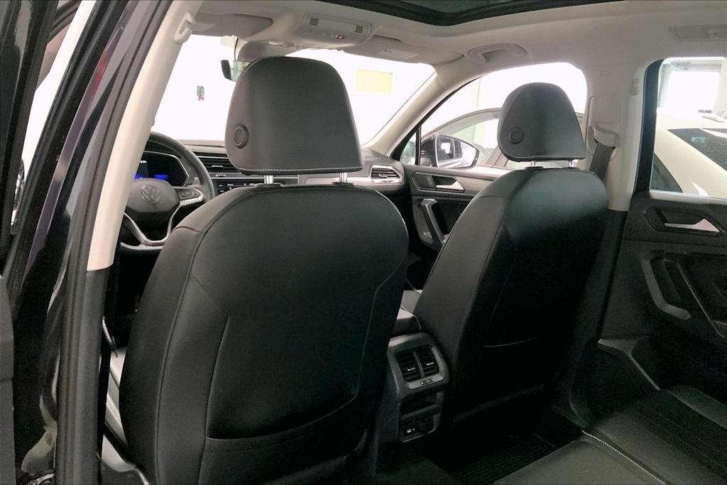 Thumbnail: 2022 Volkswagen Tiguan - 9