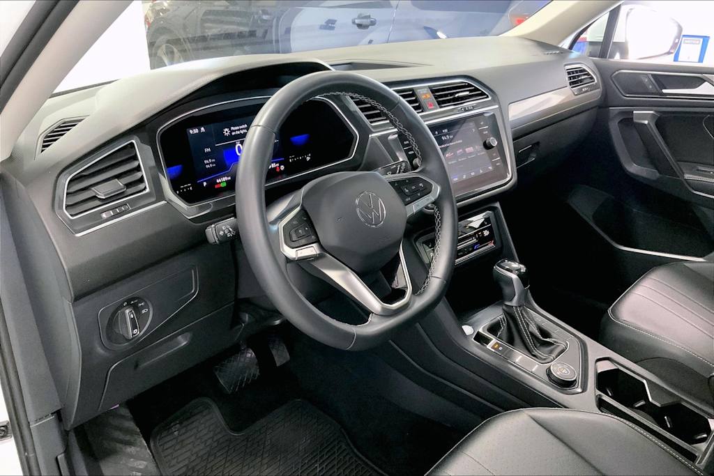 2022 Volkswagen Tiguan SE 2