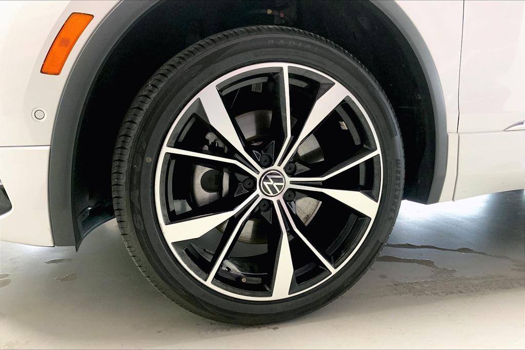 Thumbnail: 2022 Volkswagen Tiguan - 8