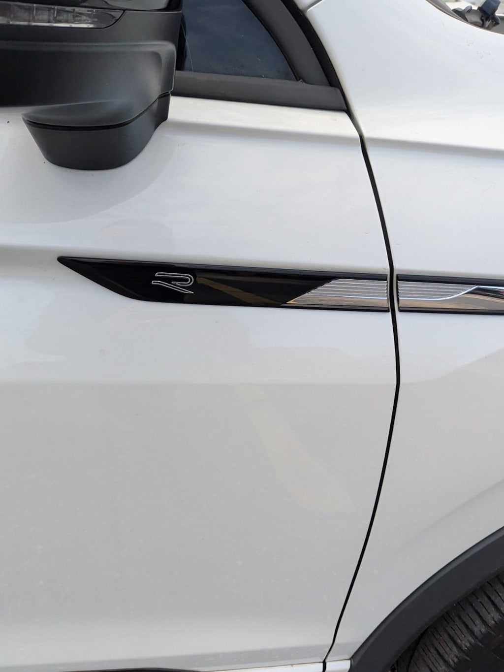 Thumbnail: 2023 Volkswagen Tiguan - 5