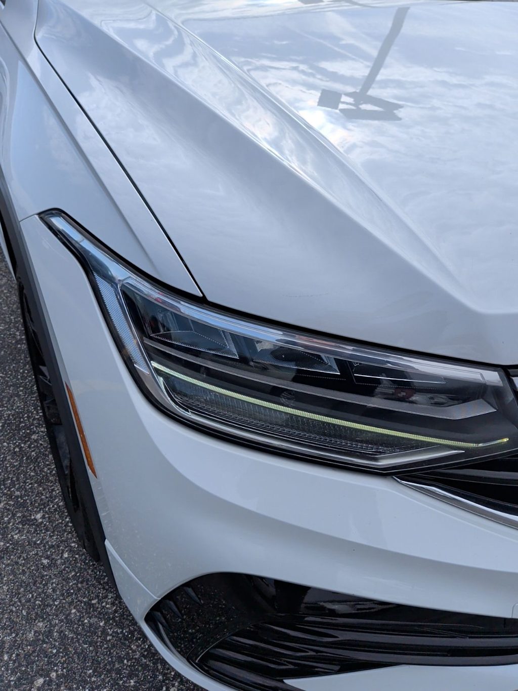 Thumbnail: 2023 Volkswagen Tiguan - 10