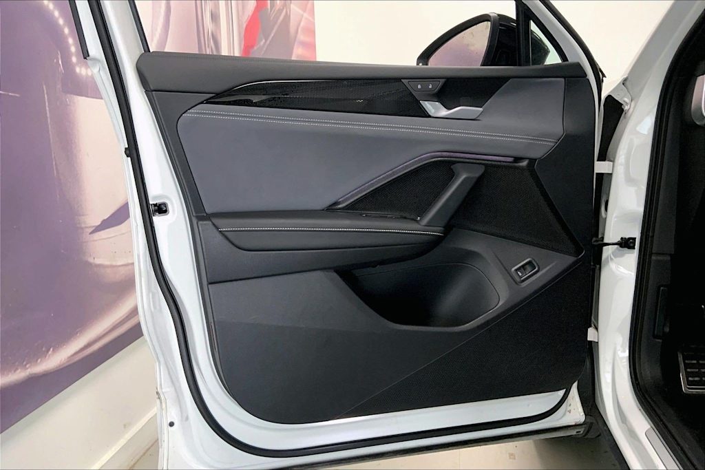 Thumbnail: 2025 Volkswagen Tiguan - 25