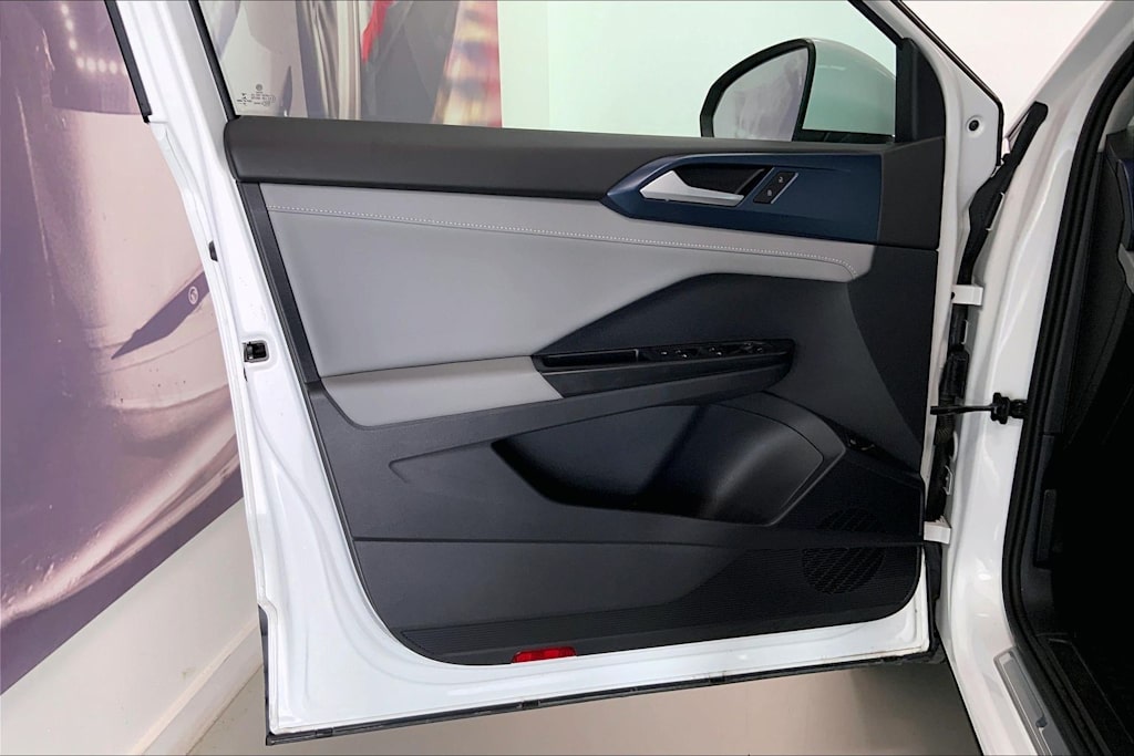 Thumbnail: 2023 Volkswagen Taos - 25