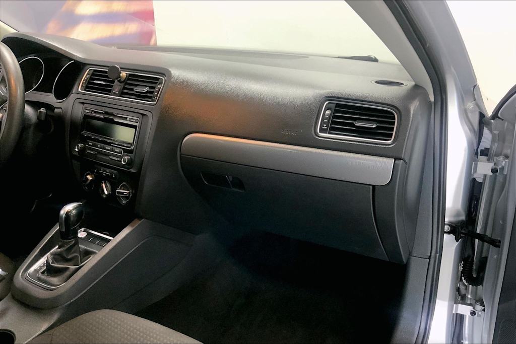 Thumbnail: 2015 Volkswagen Jetta - 21