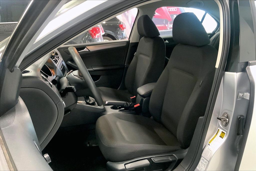 Thumbnail: 2015 Volkswagen Jetta - 10