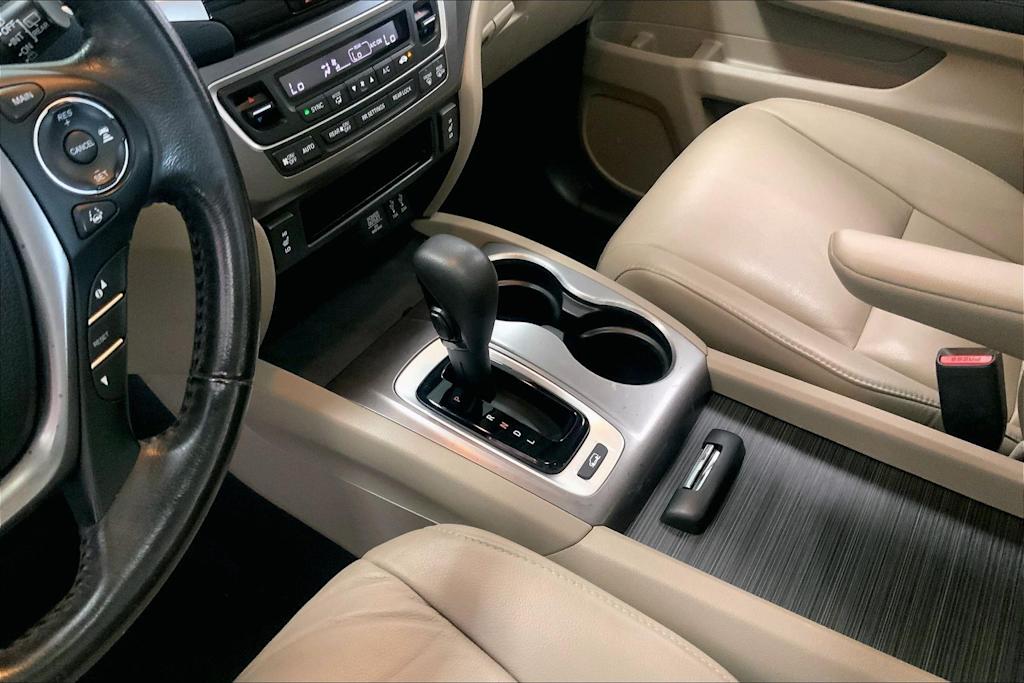 Thumbnail: 2016 Honda Pilot - 15