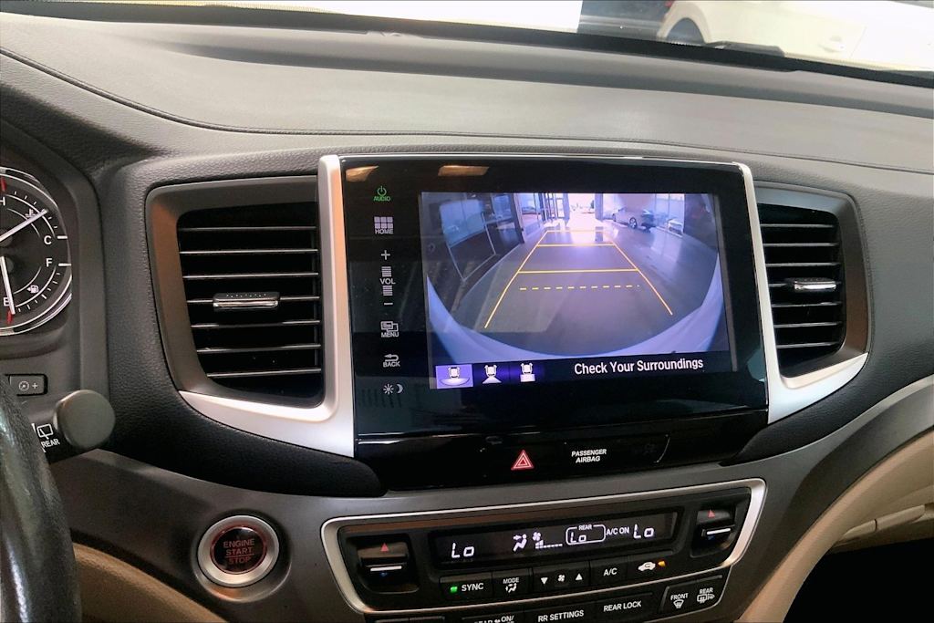 Thumbnail: 2016 Honda Pilot - 14