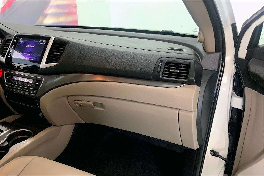 Thumbnail: 2016 Honda Pilot - 21