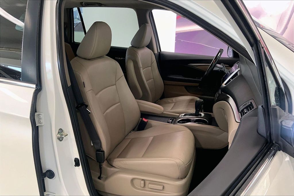 Thumbnail: 2016 Honda Pilot - 10