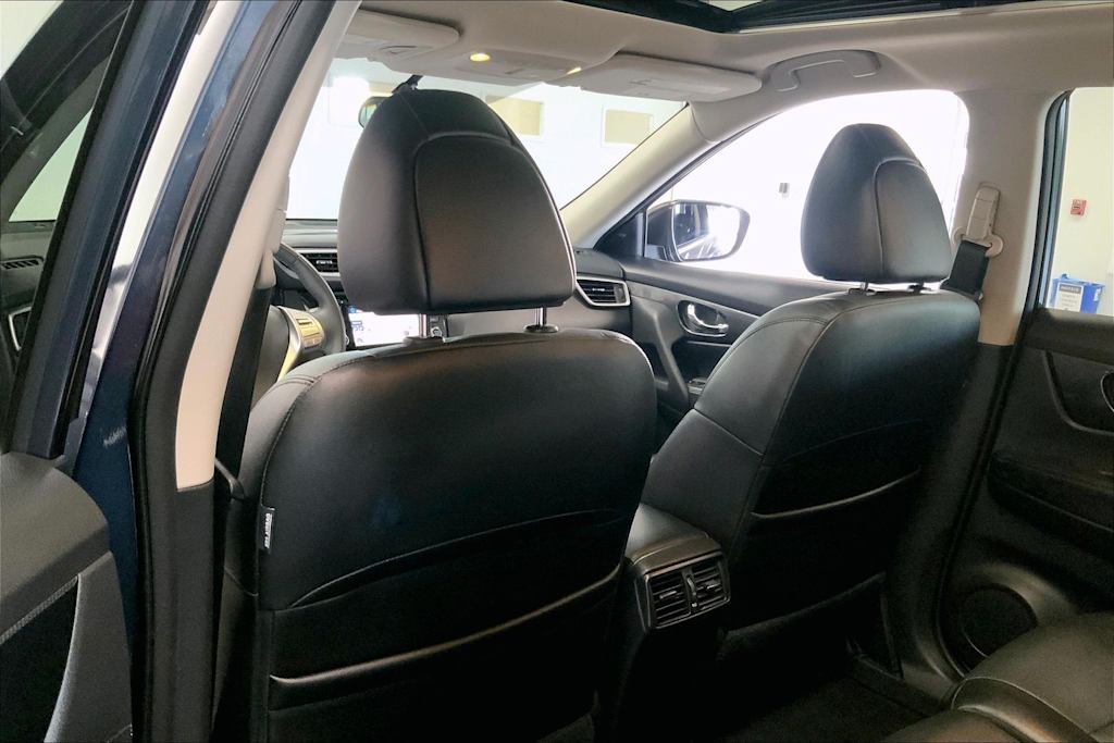 Thumbnail: 2016 Nissan Rogue - 12