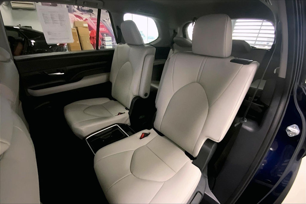 Thumbnail: 2025 Toyota Grand Highlander - 27