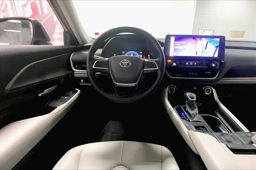 Thumbnail: 2025 Toyota Grand Highlander - 13