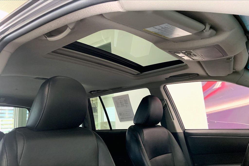 Thumbnail: 2011 Toyota Highlander - 26