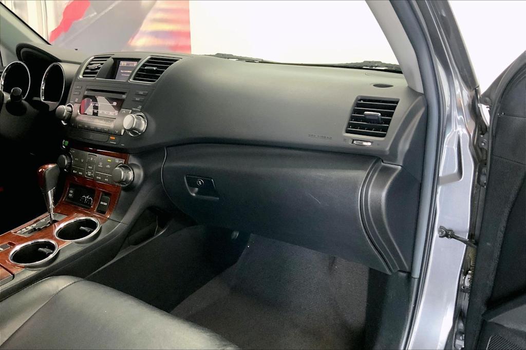 Thumbnail: 2011 Toyota Highlander - 20