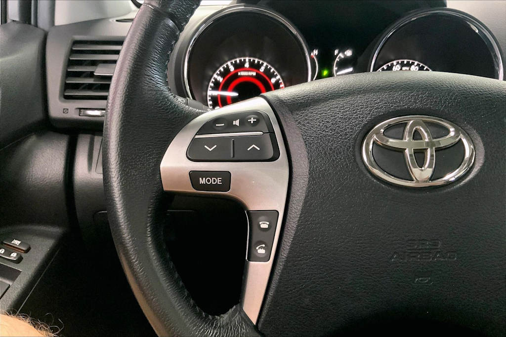 Thumbnail: 2011 Toyota Highlander - 21