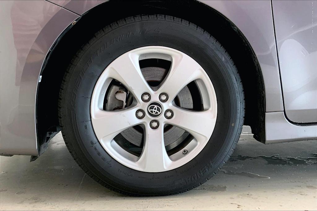 Thumbnail: 2019 Toyota Sienna - 8