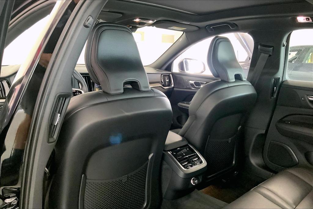 Thumbnail: 2020 Volvo S60 - 19