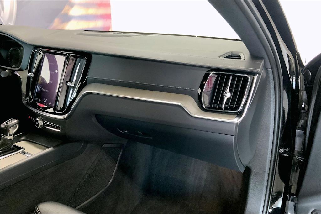 Thumbnail: 2020 Volvo S60 - 13
