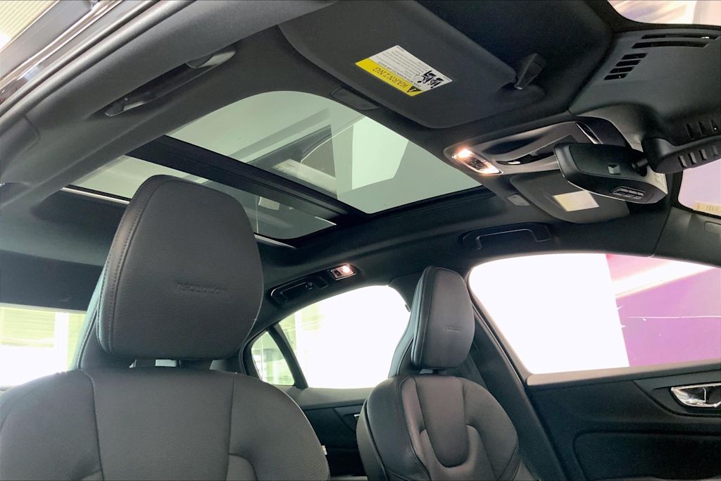 Thumbnail: 2020 Volvo S60 - 27