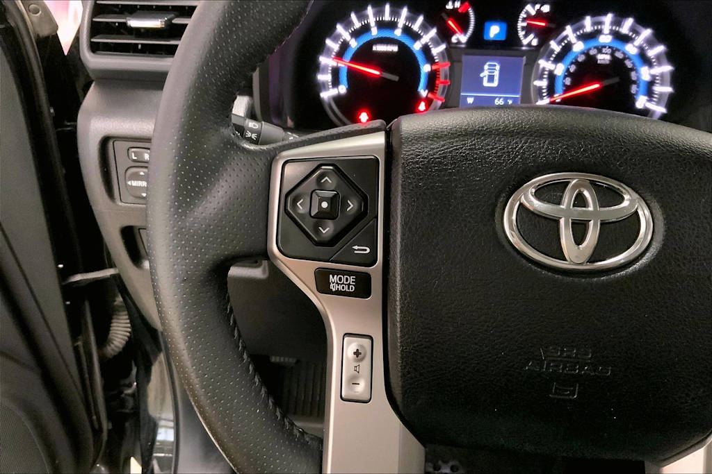 Thumbnail: 2016 Toyota 4Runner - 22