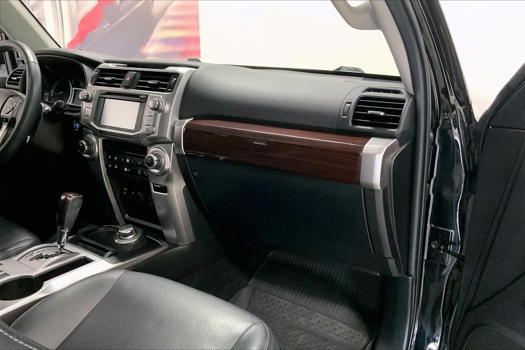 Thumbnail: 2016 Toyota 4Runner - 21
