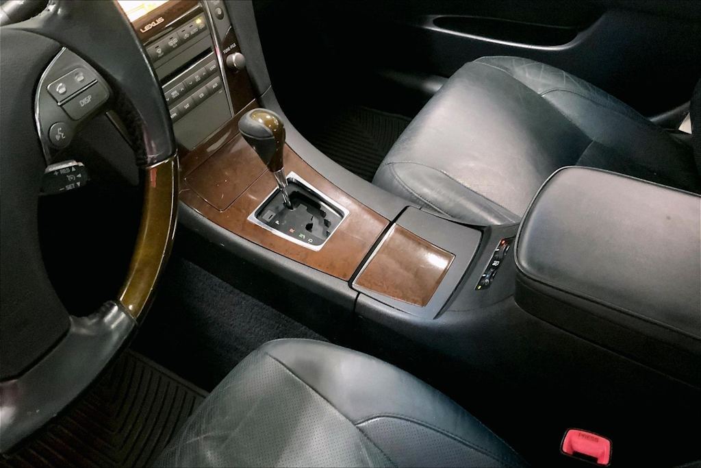 Thumbnail: 2011 Lexus ES - 16