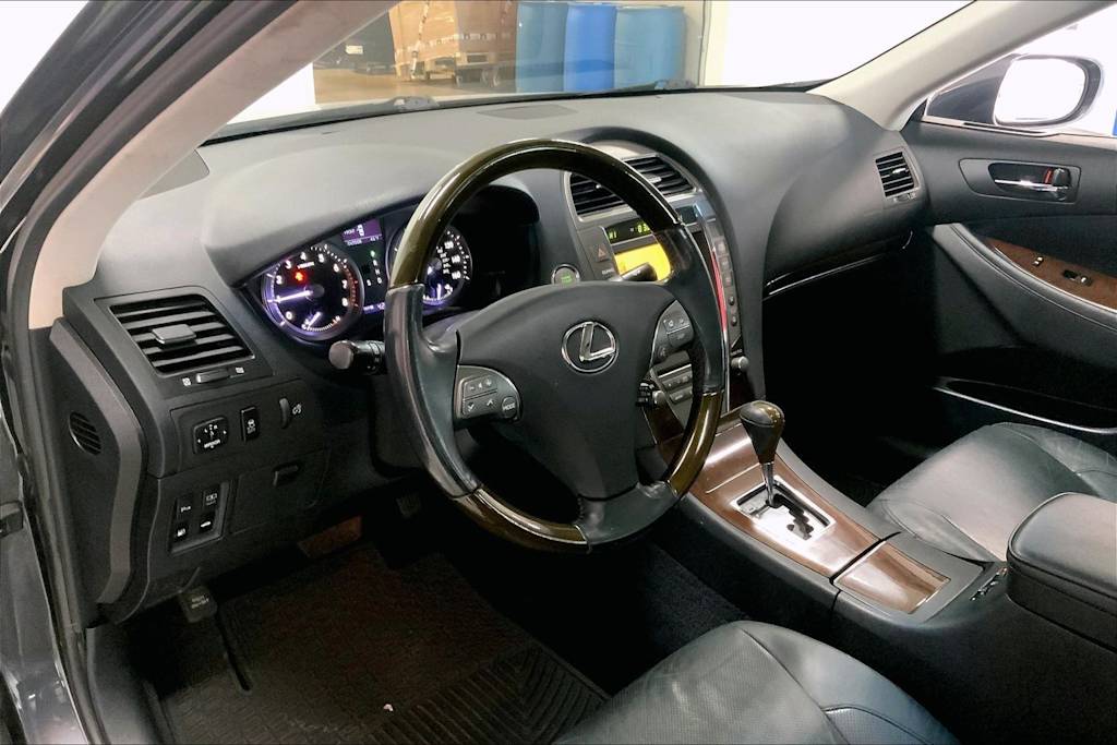 Thumbnail: 2011 Lexus ES - 2