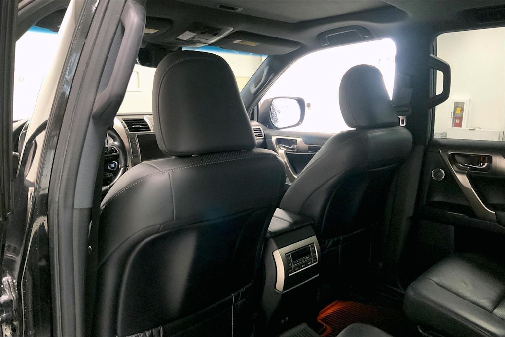 Thumbnail: 2020 Lexus GX - 12