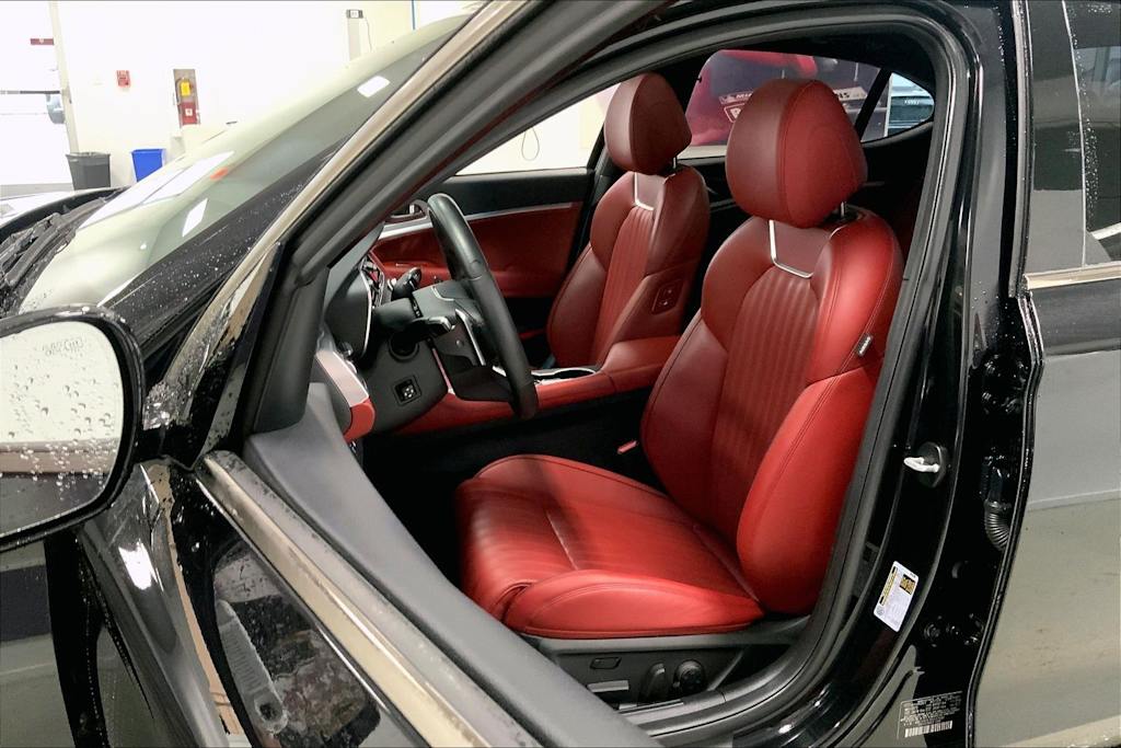 Thumbnail: 2023 Genesis G70 - 8