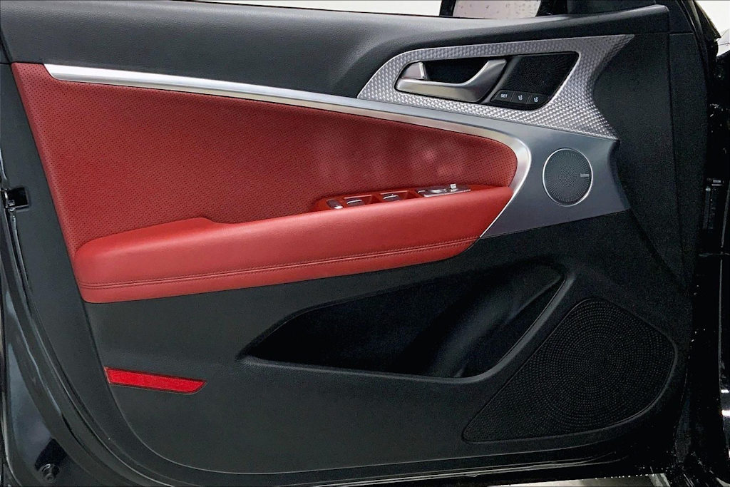 Thumbnail: 2023 Genesis G70 - 25