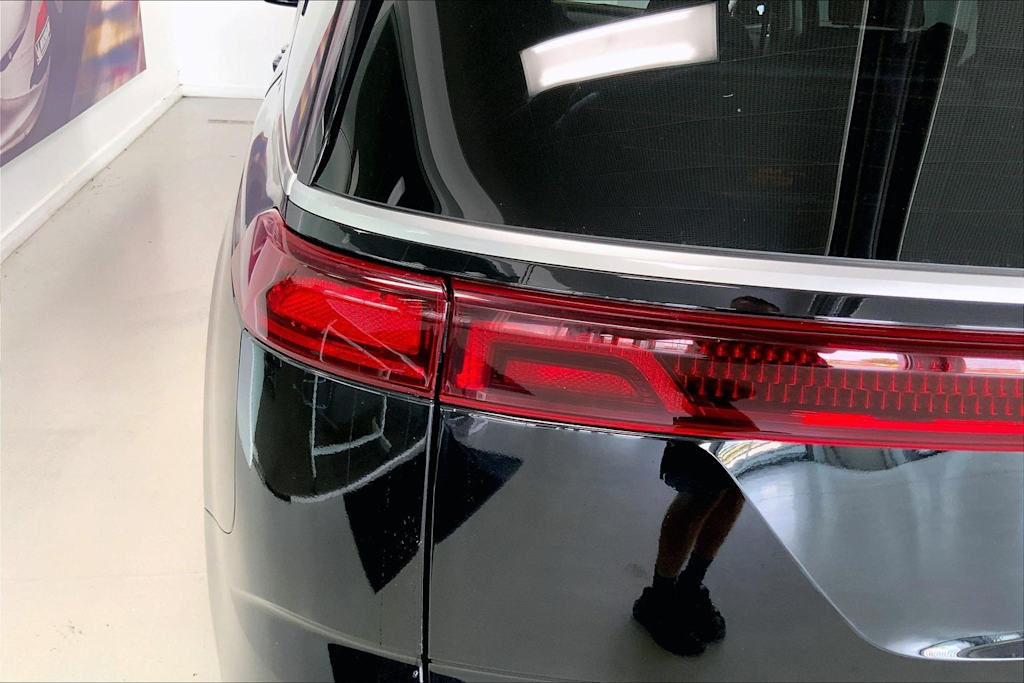 Thumbnail: 2023 Kia Carnival - 29