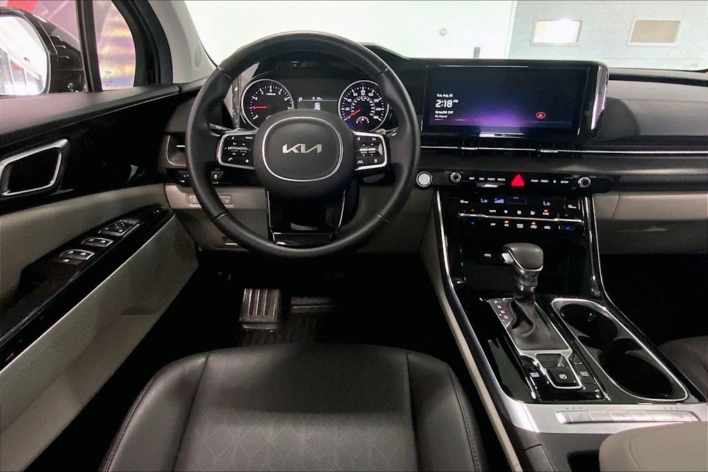 Thumbnail: 2023 Kia Carnival - 13